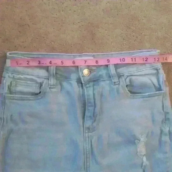 CELLO DISTRESSED/FRAYED HEM JEANS SIZE 5 (JUNIORS) - Picture 9 of 16